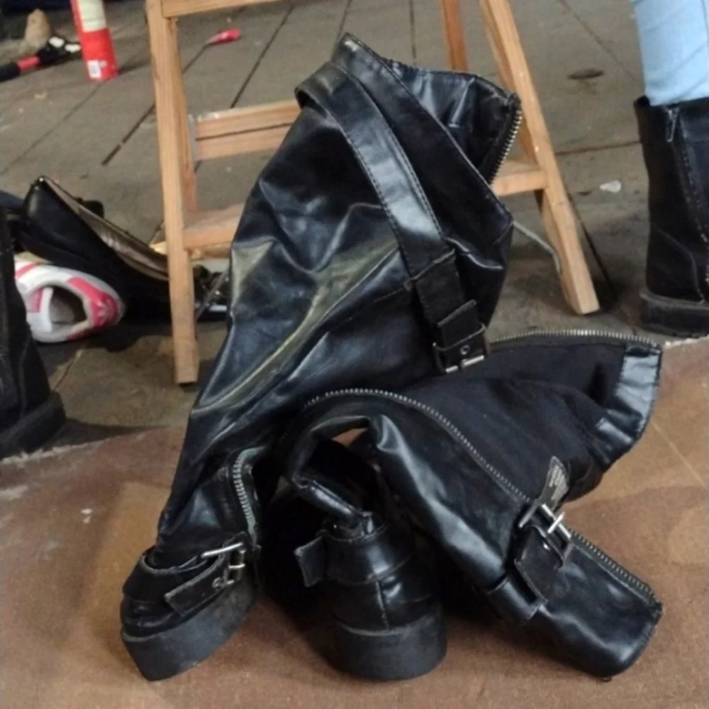 Shoes - Picture 3 of 3